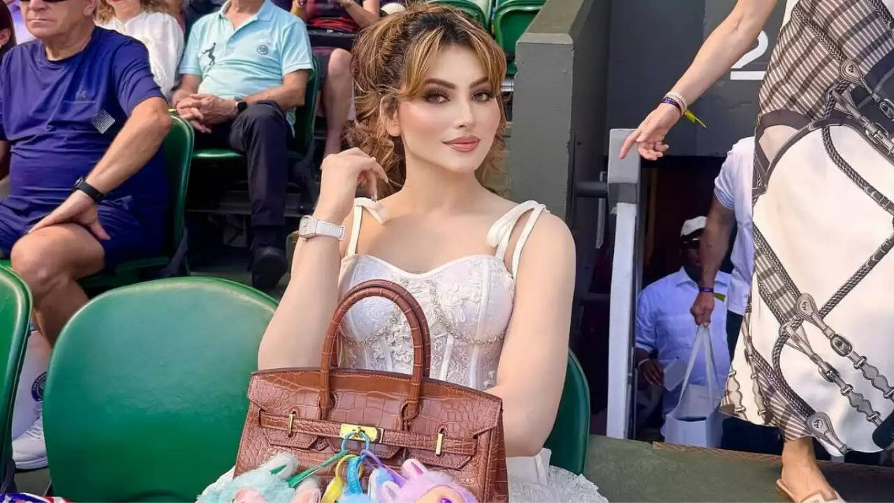 Urvashi Rautela की चोरी की घटना: लंदन एयरपोर्ट पर खोया ₹70 लाख का सामान