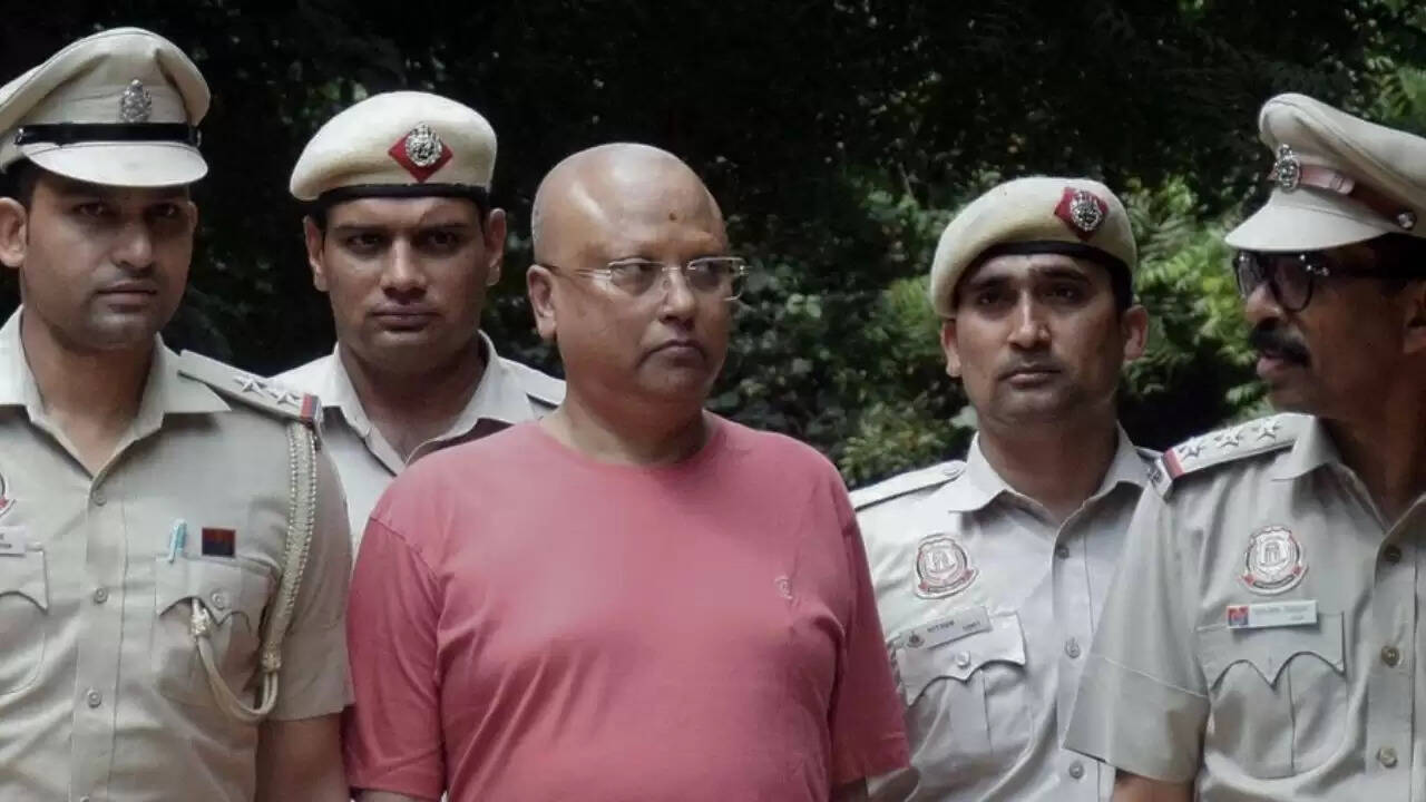 दिल्ली के कॉलेज में स्वामी चैतन्यानंद का यौन शोषण मामला: चैट से खुलासा