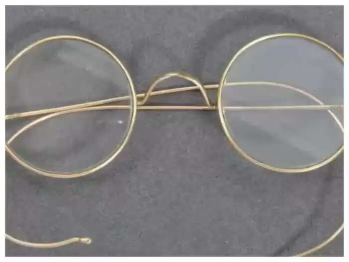 महात्मा गांधी के चश्मे की नीलामी: करोड़ों में बिका ऐतिहासिक सामान