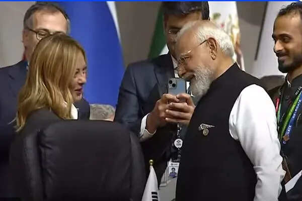 PM मोदी का जोहान्सबर्ग में G20 शिखर सम्मेलन में प्रभावशाली आगमन