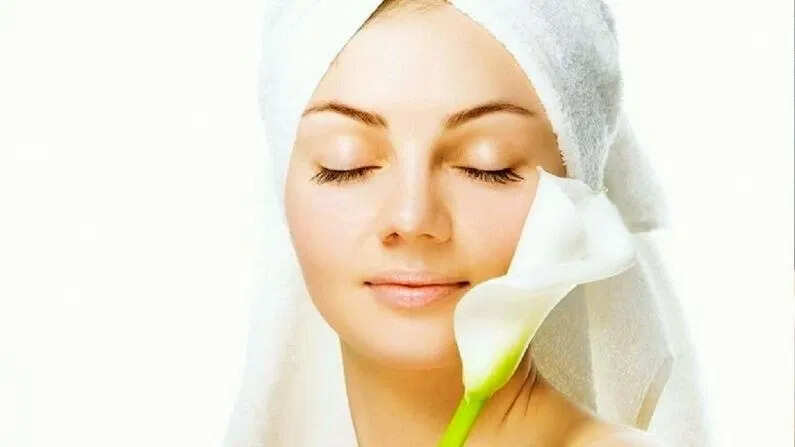 प्राकृतिक उपायों से पिंपल्स और झाइयों के दाग हटाएं