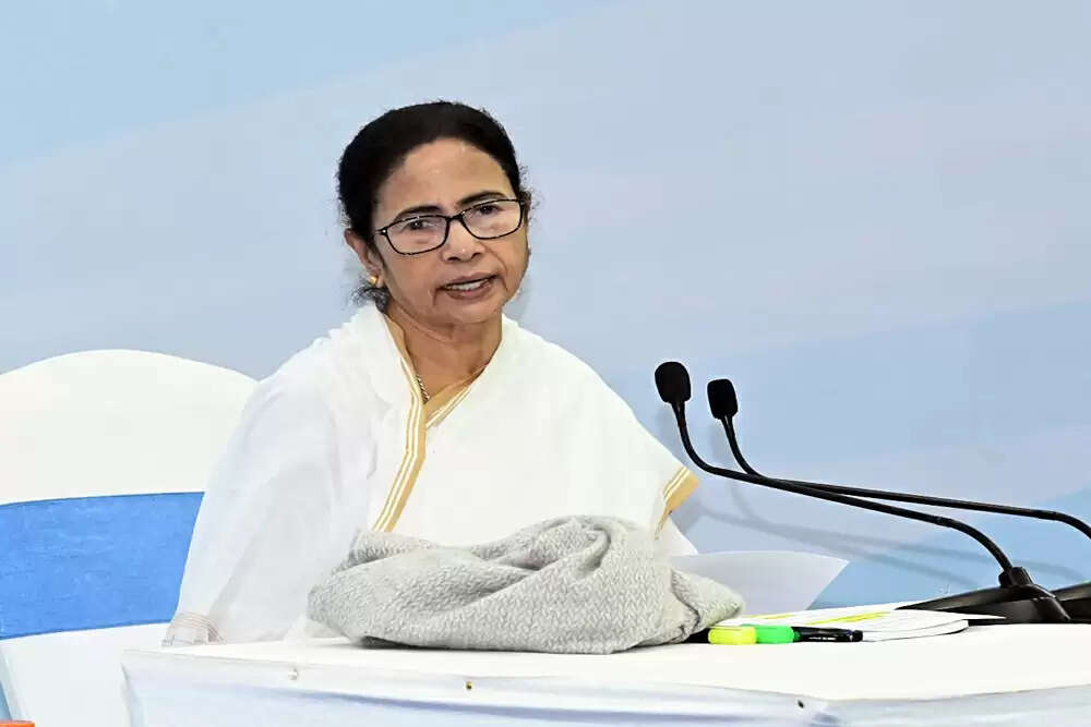 ममता बनर्जी की पार्टी में इस्तीफों का दौर जारी, चार सांसदों ने छोड़ी राज्यसभा
