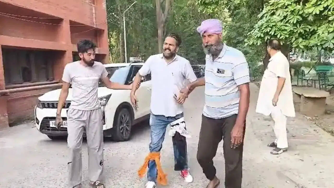 बटाला में आम आदमी पार्टी के नेता पर जानलेवा हमला, जांच जारी
