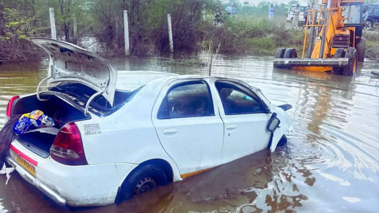 जयपुर में भयानक सड़क हादसा: दो परिवारों की खुशियाँ छीन लीं
