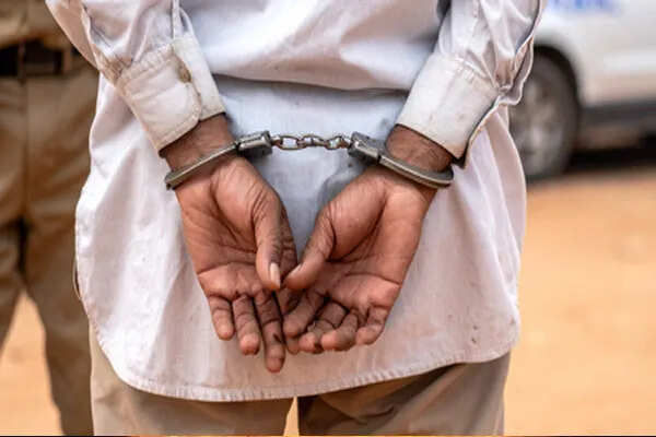 दिल्ली में पुलिस मुठभेड़: कुख्यात बदमाश दीपक गिरफ्तार