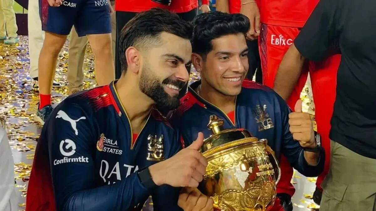 स्वास्तिक चिकारा ने अयोध्या प्रीमियर लीग में मचाई धूम, तोड़ा रिकॉर्ड