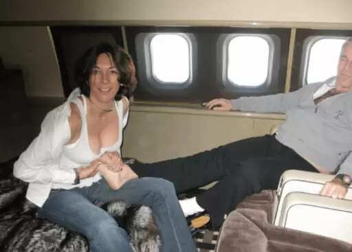 जेफ्री एपस्टीन सेक्स स्कैंडल से जुड़े नए दस्तावेज़ जारी, हाई-प्रोफाइल नामों का जिक्र