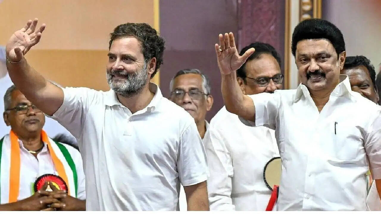 क्या डीएमके ने कांग्रेस को धोखा दिया? जानें इंडिया गठबंधन में उठे विवाद के पीछे की सच्चाई