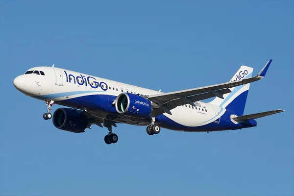 IndiGo की ट्रैवल एडवाइजरी: कोहरे और बारिश से प्रभावित उड़ानें