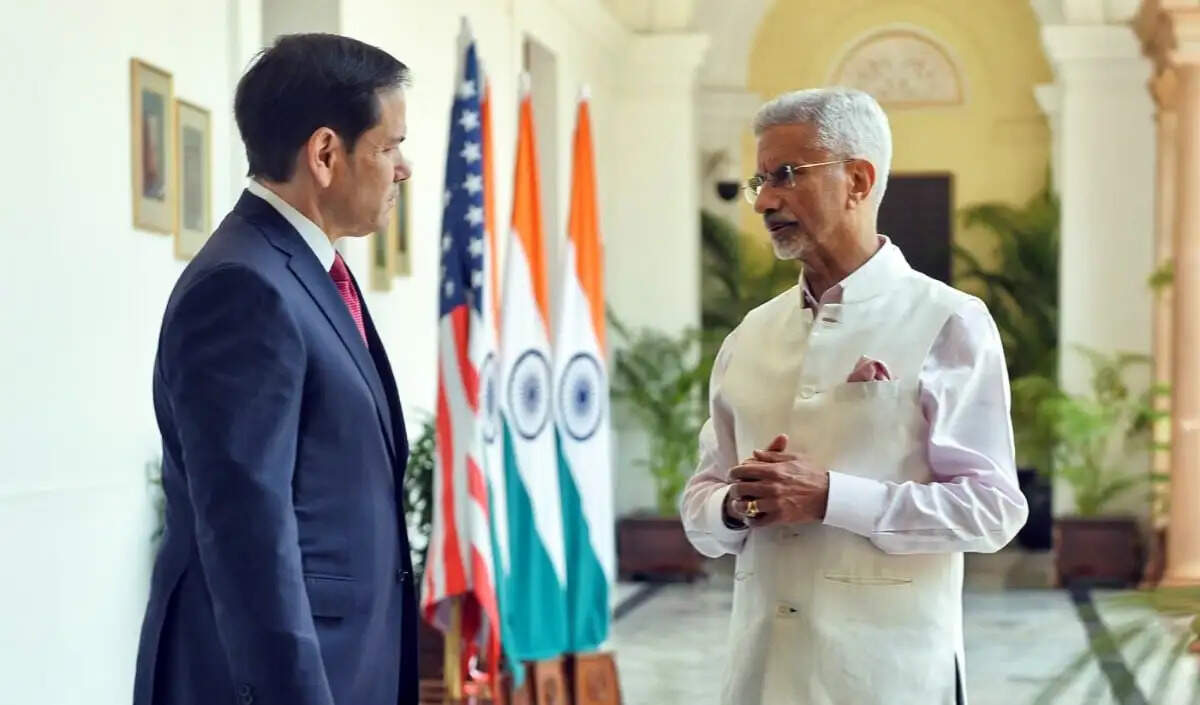 भारत और अमेरिका के बीच कूटनीतिक तनाव: ओमान तट पर जहाजों पर हमले