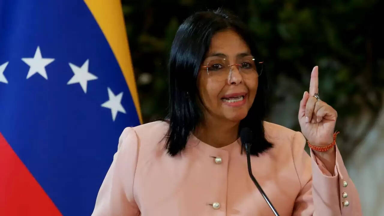 वेनेजुएला में राजनीतिक उथल-पुथल: डेल्सी रोड्रिग्ज बनीं अंतरिम राष्ट्रपति
