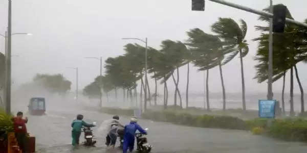 Cyclone formed in Bay of Bengal likely to cross Puducherry-Nellore coast near Chennai tomorrow morning