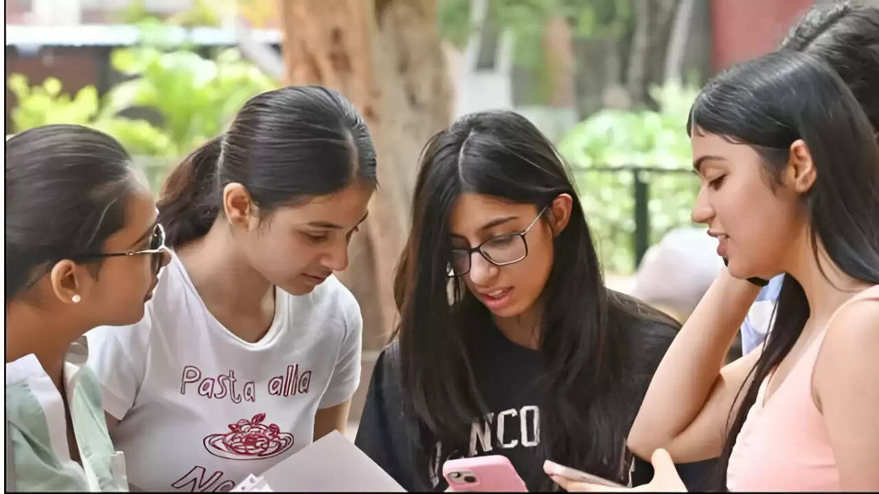 यूजीसी का नया नियम: छात्रों को मिलेगा पूरा फीस रिफंड