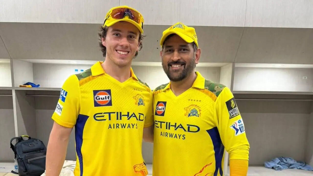 CSK की IPL 2026 में चुनौती: युवा खिलाड़ियों की कमी और धोनी की याद