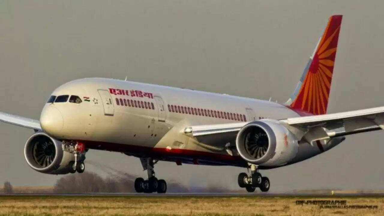एयर इंडिया की उड़ान AI117 की सुरक्षित लैंडिंग, तकनीकी जांच जारी