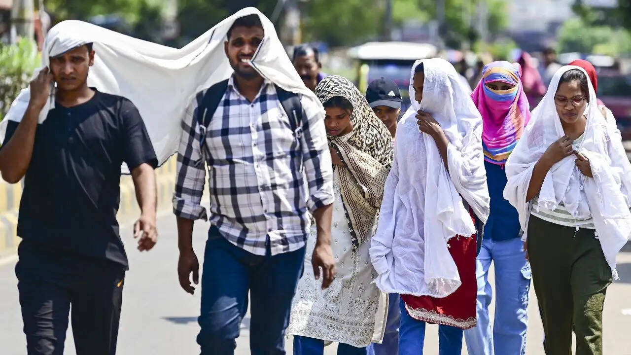 भारत में भीषण गर्मी और बारिश की चेतावनी: मौसम विभाग की रिपोर्ट