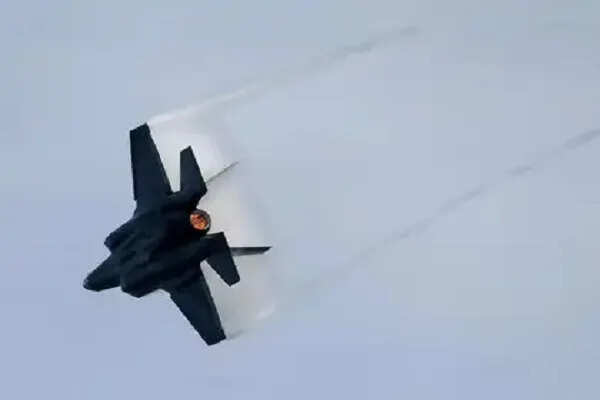 F-35 लड़ाकू विमान का कैलिफोर्निया में हादसा, पायलट सुरक्षित