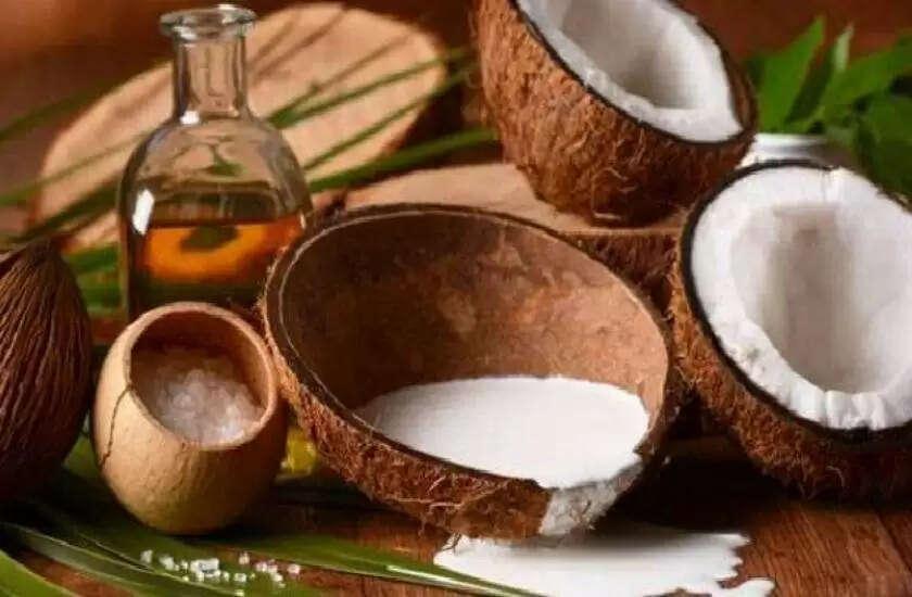 नारियल दूध के अद्भुत स्वास्थ्य लाभ: जानें कैसे यह आपके लिए फायदेमंद है