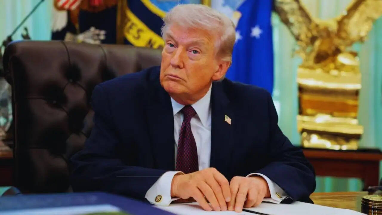 डोनाल्ड ट्रंप का ईरान पर बड़ा बयान: अमेरिका की जीत का दावा और होर्मुज जलडमरूमध्य पर नई शर्तें