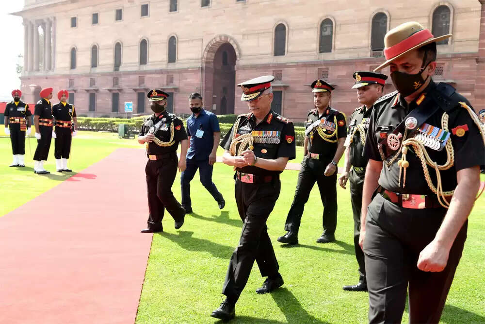 जनरल एमएम नरवणे ने राहुल गांधी के आरोपों का किया खंडन