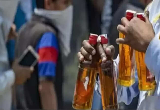 बिहार में शराबबंदी: माफियाओं का बढ़ता प्रभाव और चुनावों पर असर