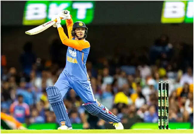 अभिषेक शर्मा ने बनाया नया रिकॉर्ड, सबसे तेज़ 1000 T20I रन पूरे किए