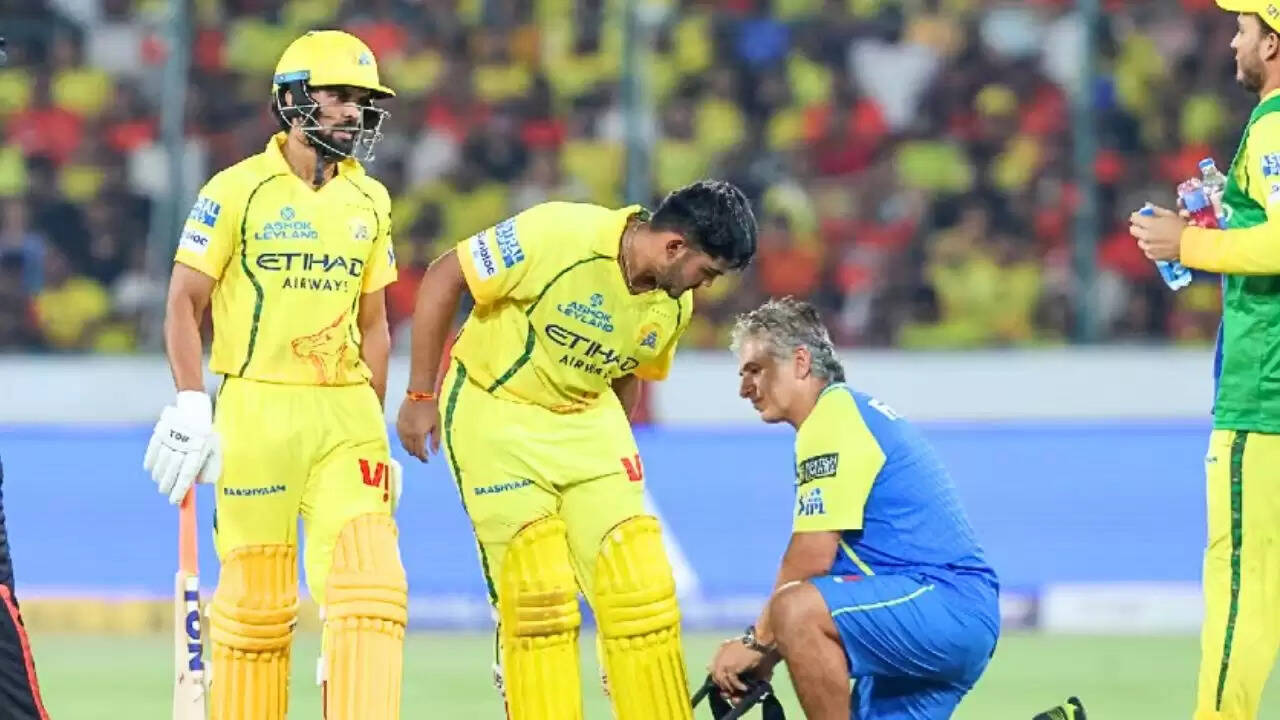 IPL 2026: चेन्नई सुपर किंग्स को लगा बड़ा झटका, युवा बल्लेबाज आयुष म्हात्रे चोटिल