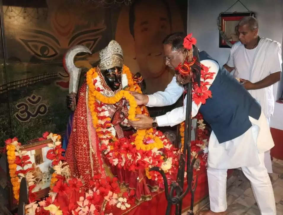 मुख्यमंत्री साय ने सोगड़ा आश्रम में की मां काली की पूजा-अर्चना