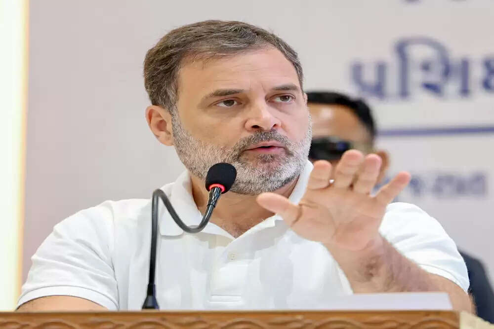 राहुल गांधी ने चुनाव आयोग पर उठाए गंभीर सवाल, गड़बड़ियों के सबूत पेश किए