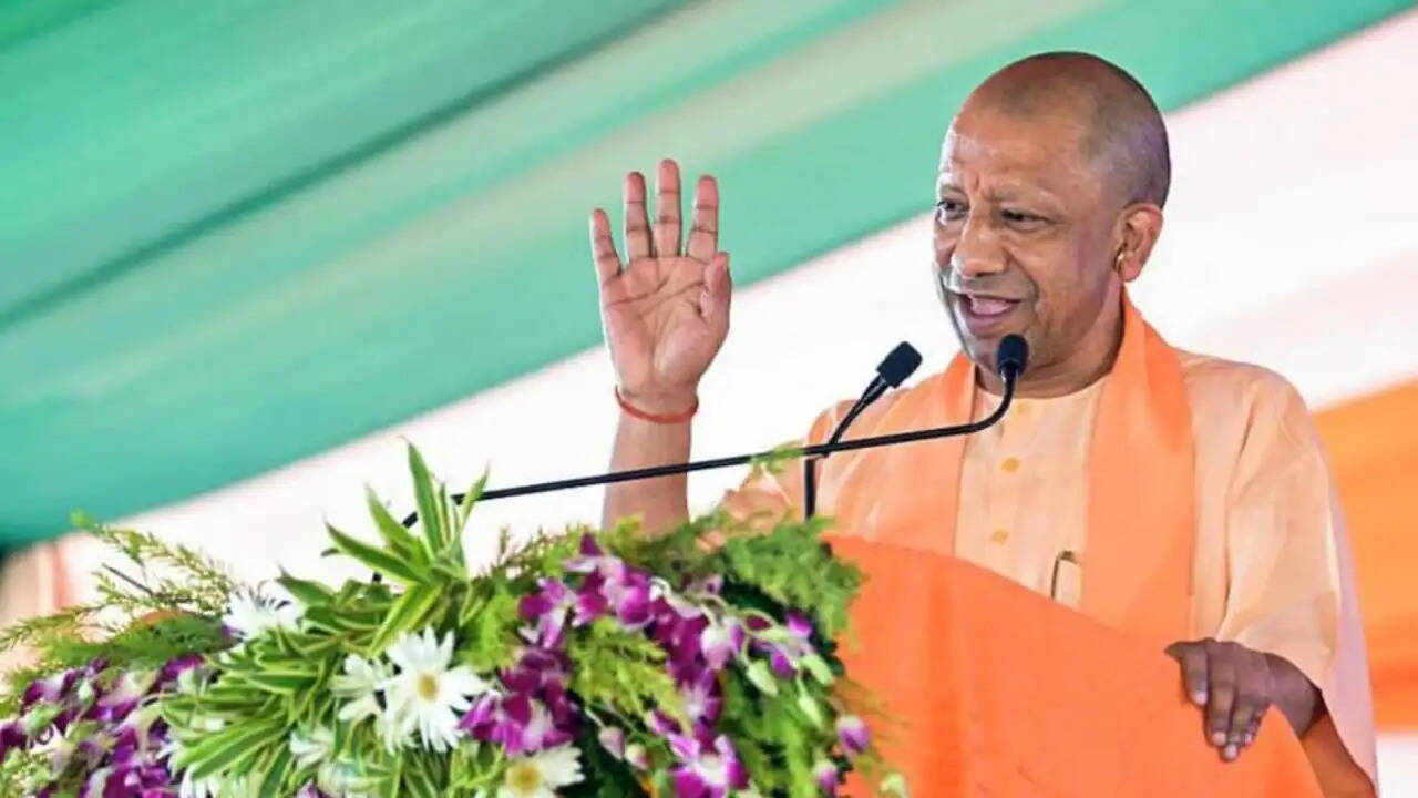 योगी आदित्यनाथ ने पीएम आवास योजना के तहत 900 करोड़ रुपये का ट्रांसफर किया, गरीबों को मिलेगा नया घर