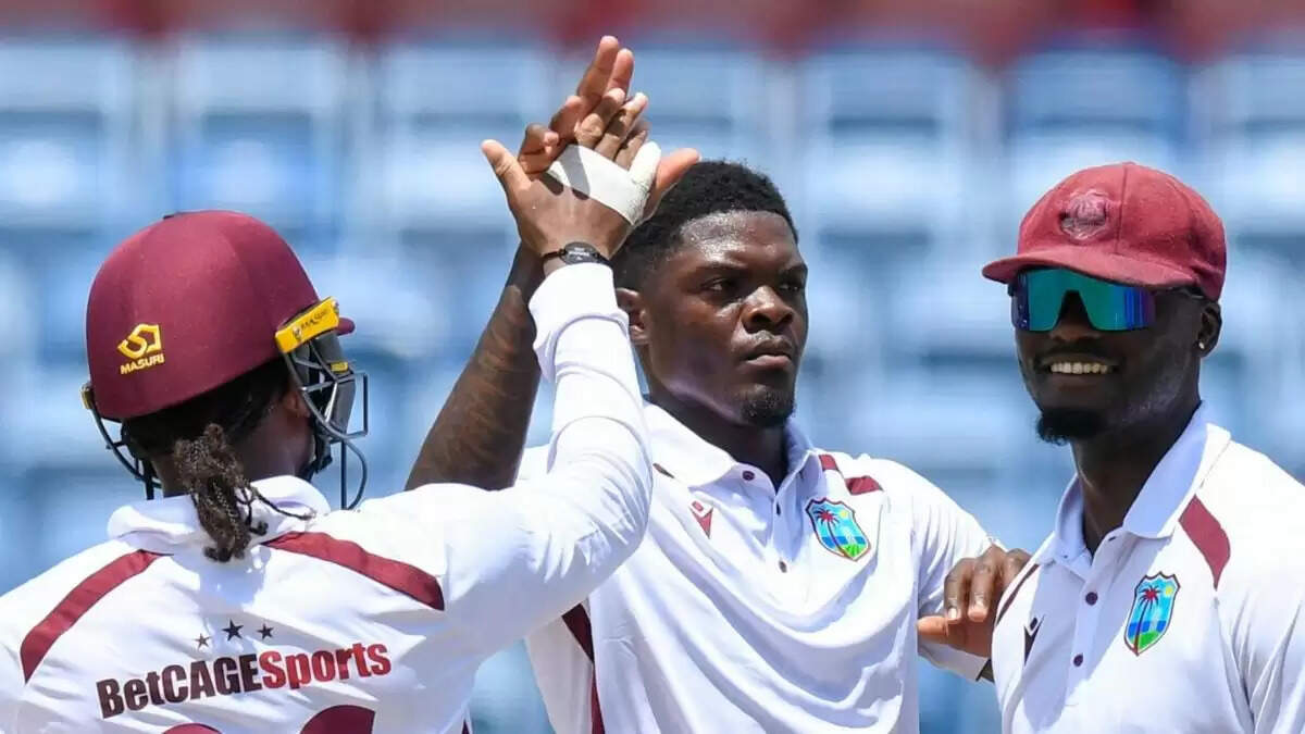 Australia vs West Indies 2nd Test: ऑस्ट्रेलिया की बल्लेबाजी फिर हुई ध्वस्त