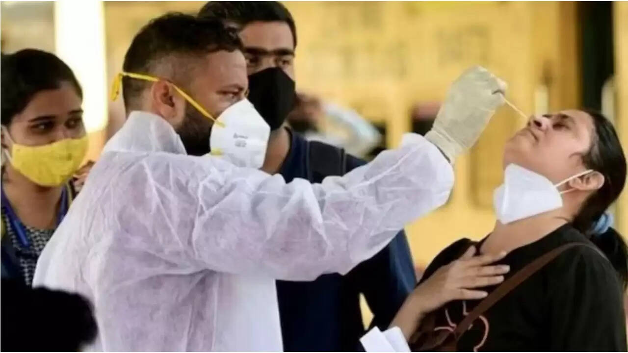 भारत में कोविड-19 मामलों में वृद्धि, स्वास्थ्य विभाग ने जारी किए दिशा-निर्देश