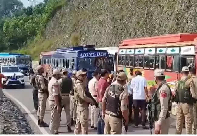 अमरनाथ यात्रा के दौरान बसों की टक्कर, 36 श्रद्धालु घायल