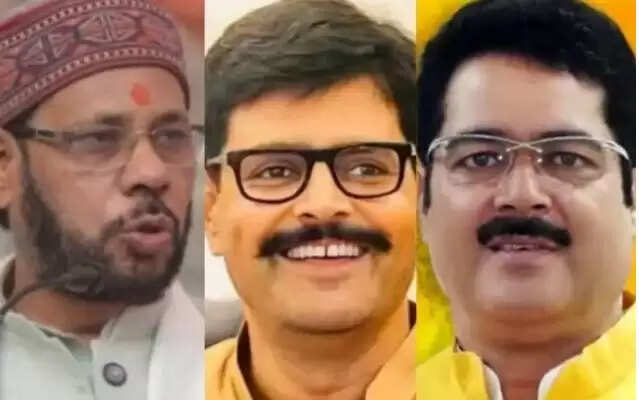 समाजवादी पार्टी से निष्कासित विधायकों को असंबद्ध घोषित किया गया