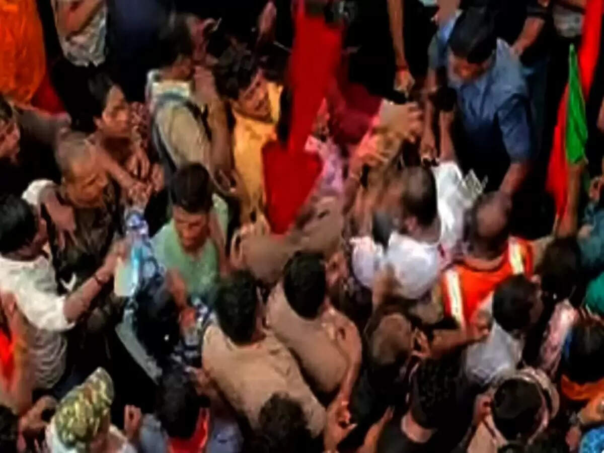 पुरी रथ यात्रा में भीड़ के बीच ट्रक घुसने से मची भगदड़
