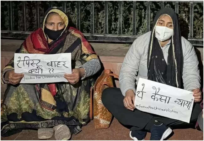 उन्नाव रेप केस में सजा पर सियासी विवाद, पीड़िता ने की फांसी की मांग