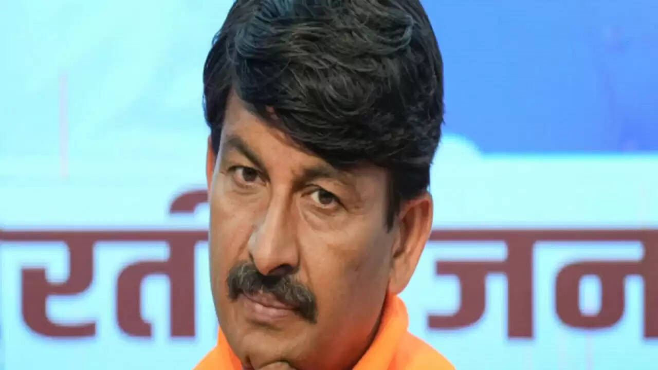 बीजेपी सांसद मनोज तिवारी के घर में चोरी, पूर्व कर्मचारी पर आरोप