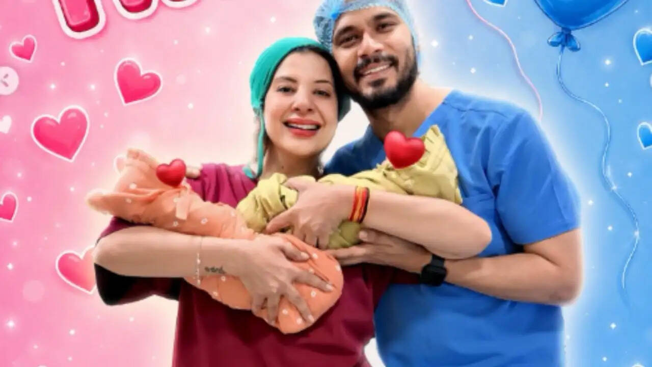 संभावना सेठ ने जुड़वा बच्चों का स्वागत किया