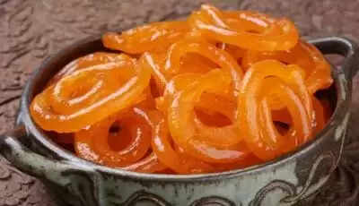घर पर बनाएं कुरकुरी जलेबी और स्वादिष्ट पनीर कोरमा