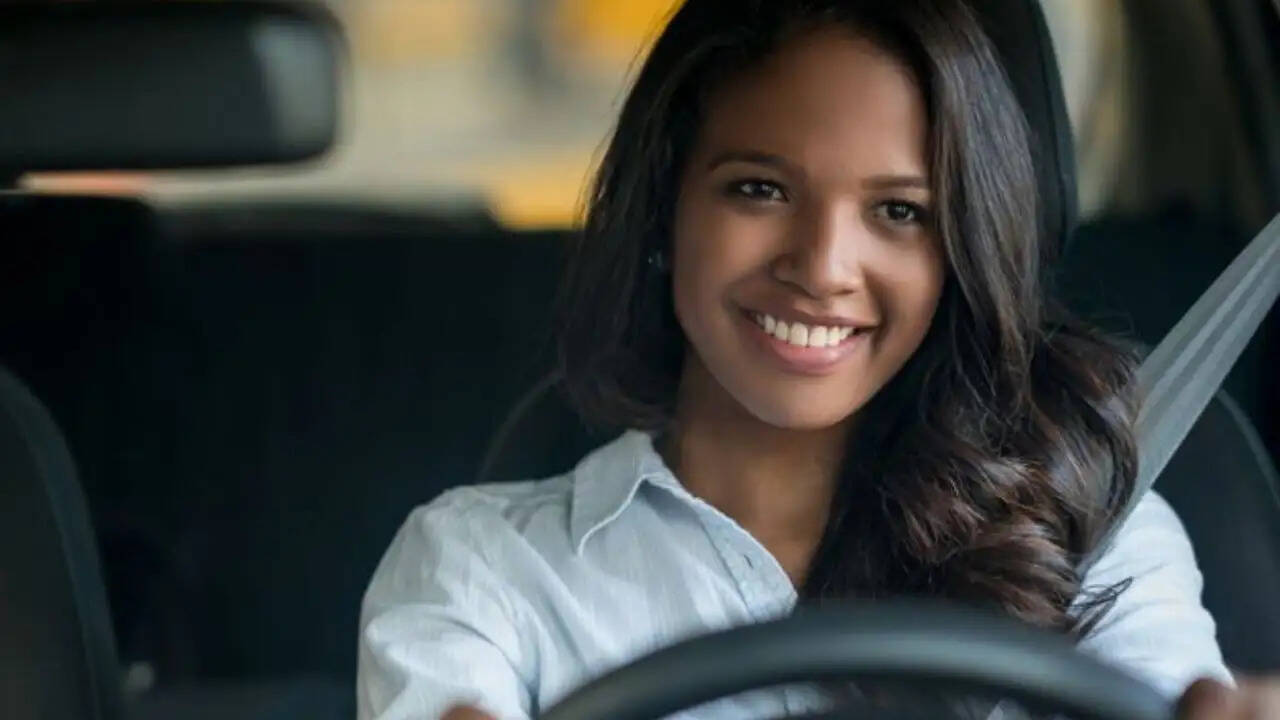 पहली बार कार चलाने के लिए आवश्यक टिप्स