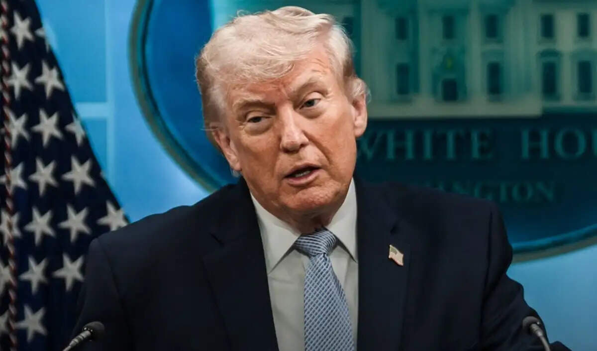 ट्रंप की 'टिप पर कोई कर नहीं' नीति पर विवादित प्रचार स्टंट