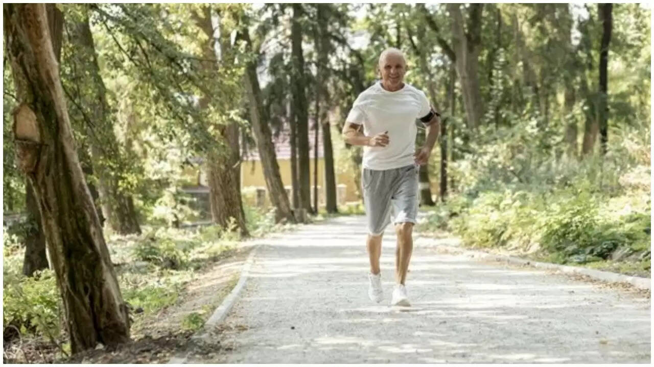 उम्र बढ़ने की प्रक्रिया को धीमा करने के 5 सरल उपाय