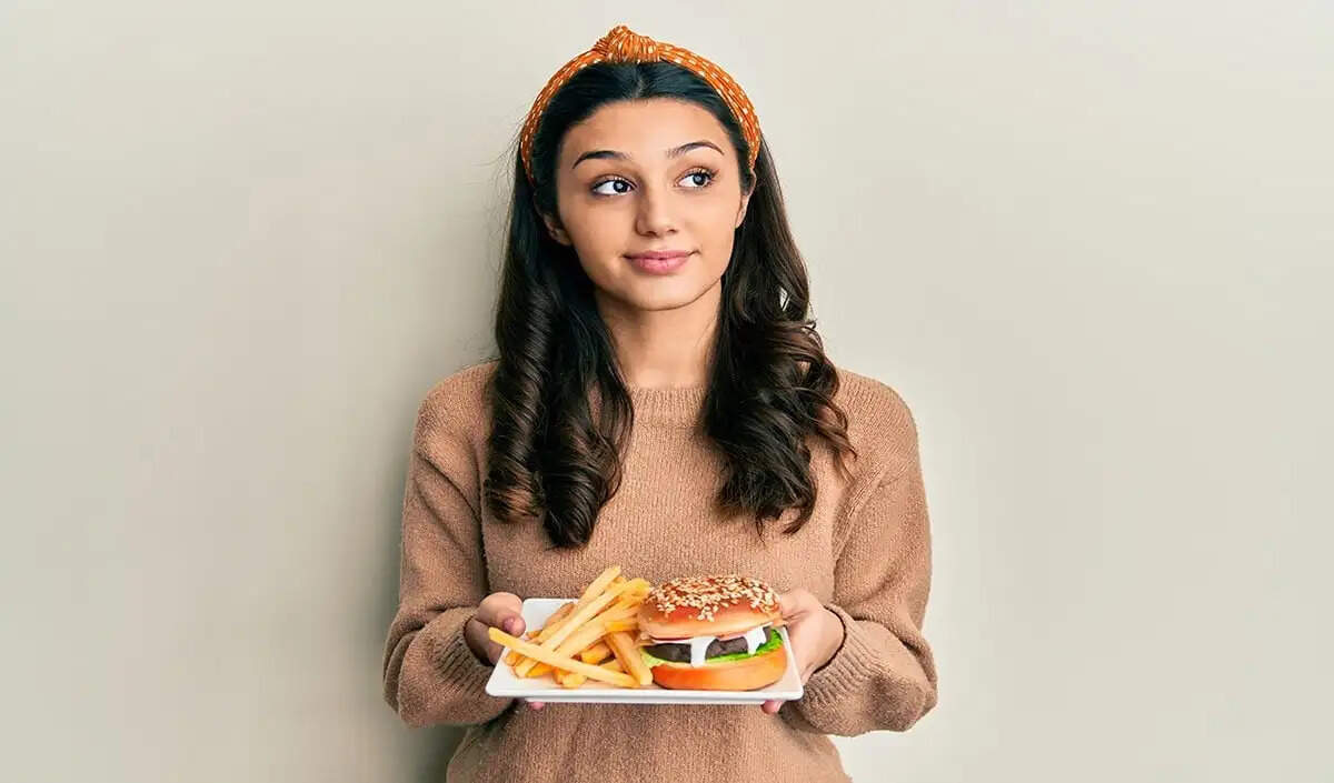 भूख के पीछे के छिपे कारण: जानें क्यों बार-बार खाने की इच्छा होती है
