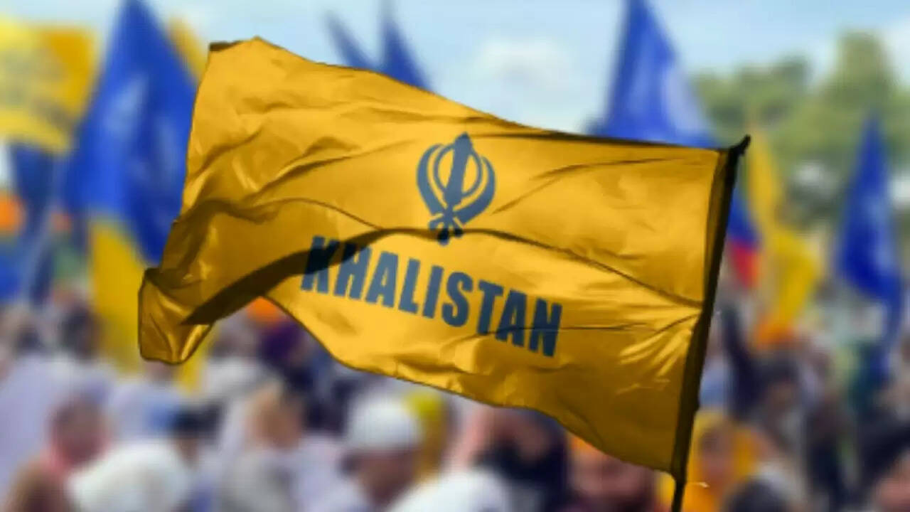 कनाडा में खालिस्तान समर्थकों का भारतीय ध्वज का अपमान