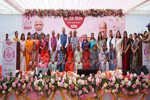 गेल इंडिया ने कोटा में गर्भवती महिलाओं के लिए पोषण किट का वितरण किया