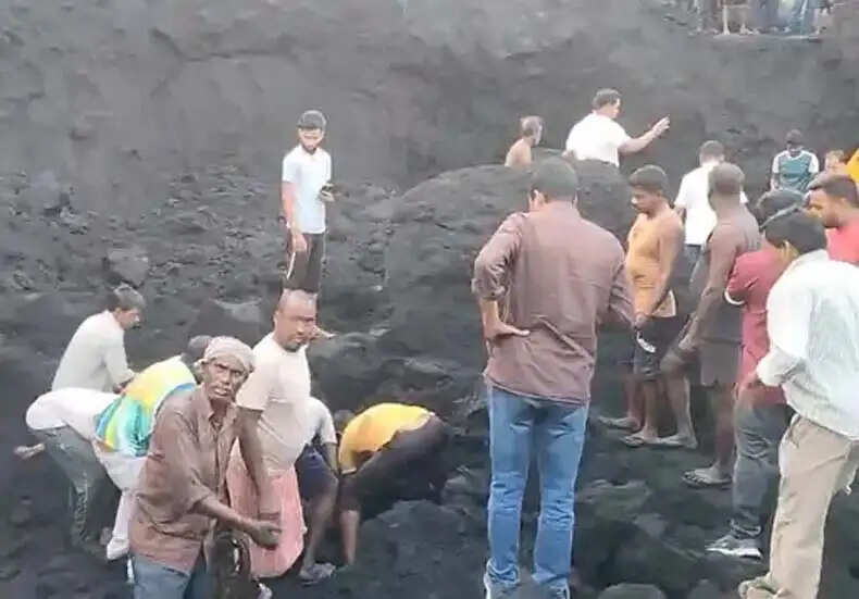 धनबाद में कोयला खदान में स्लरी ढहने से चार श्रमिकों की जान गई