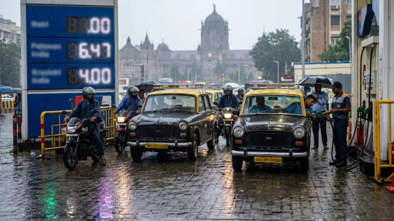 पेट्रोल-डीजल की कीमतों में फिर बढ़ोतरी: जानें नई दरें और कारण