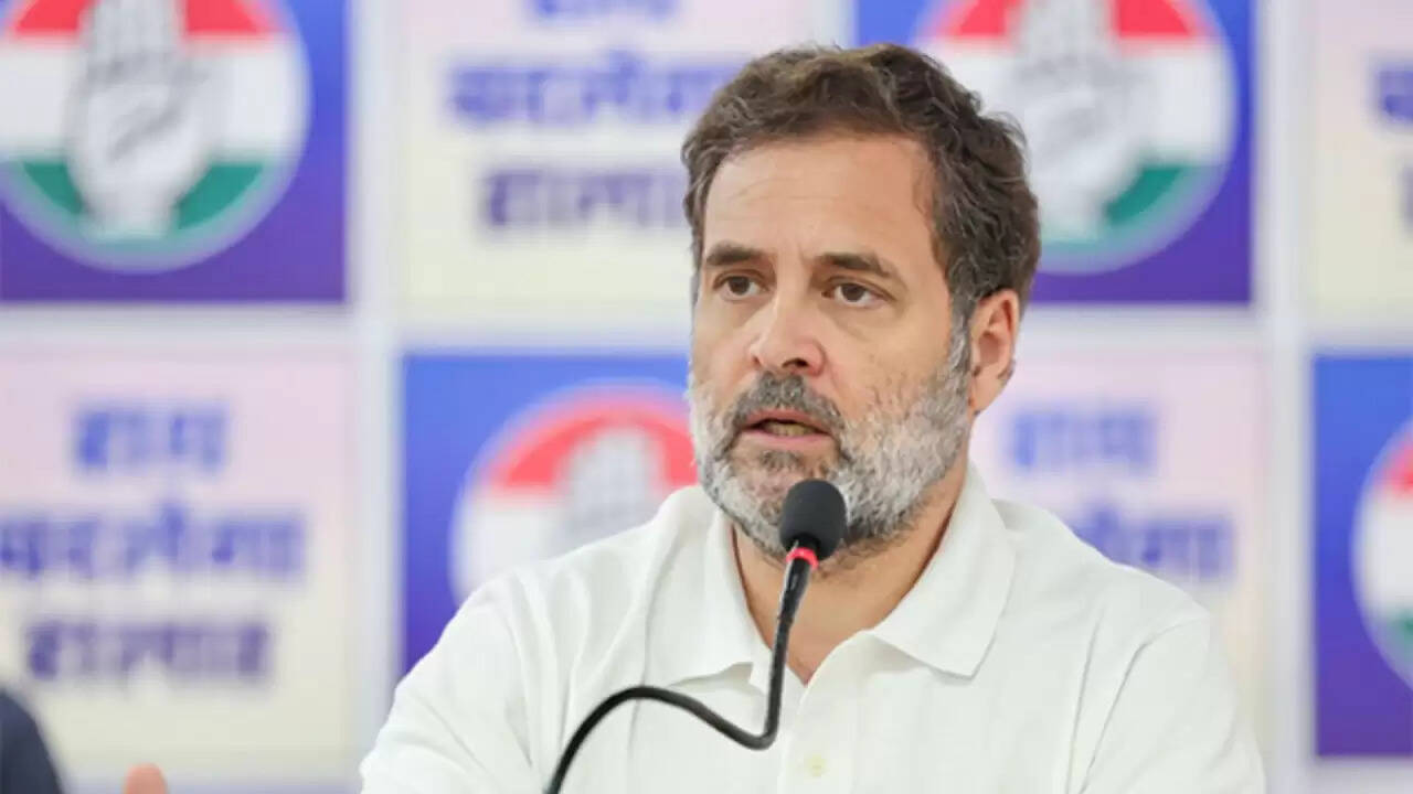 राहुल गांधी का चुनाव आयोग पर हमला: क्या है महाराष्ट्र चुनावों में 'मैच फिक्सिंग' का सच?