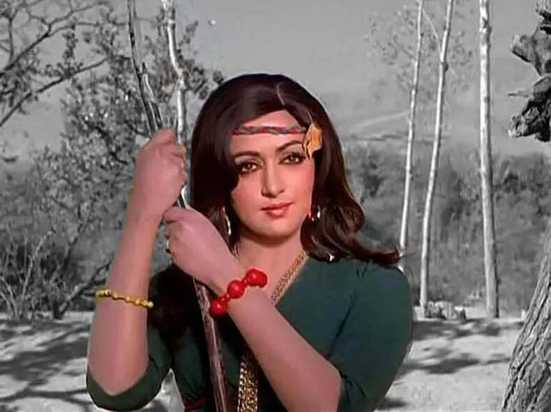 हेमा मालिनी के साथ किसिंग सीन की अनकही कहानी