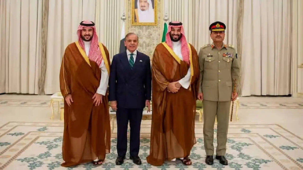 सऊदी अरब और पाकिस्तान का रक्षा समझौता: क्या बढ़ेगा क्षेत्रीय तनाव?